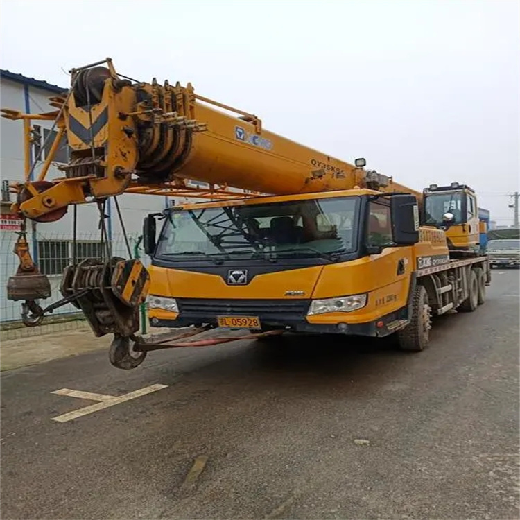 江岸吊车出租保险：全面覆盖，安全无忧