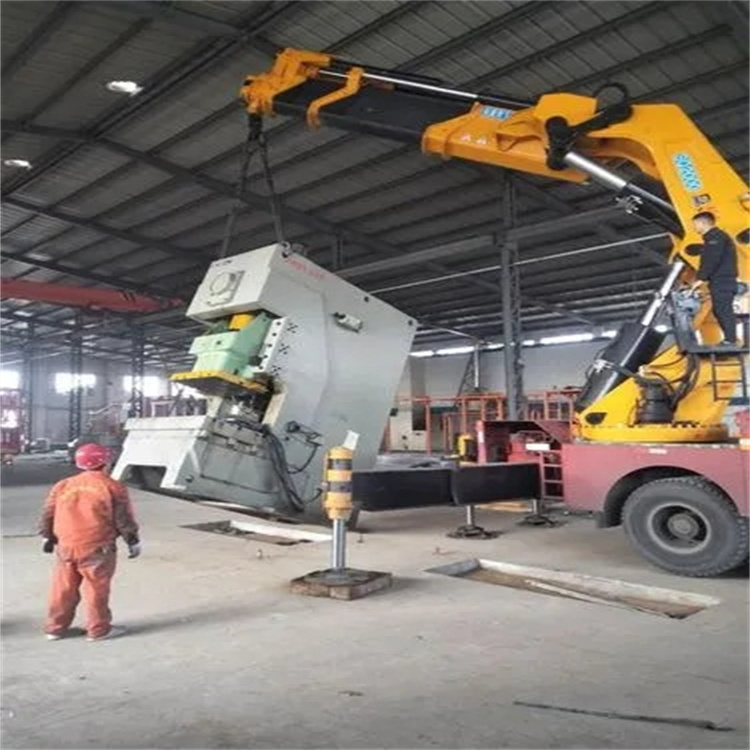 江岸80吨折臂吊车出租附近电话