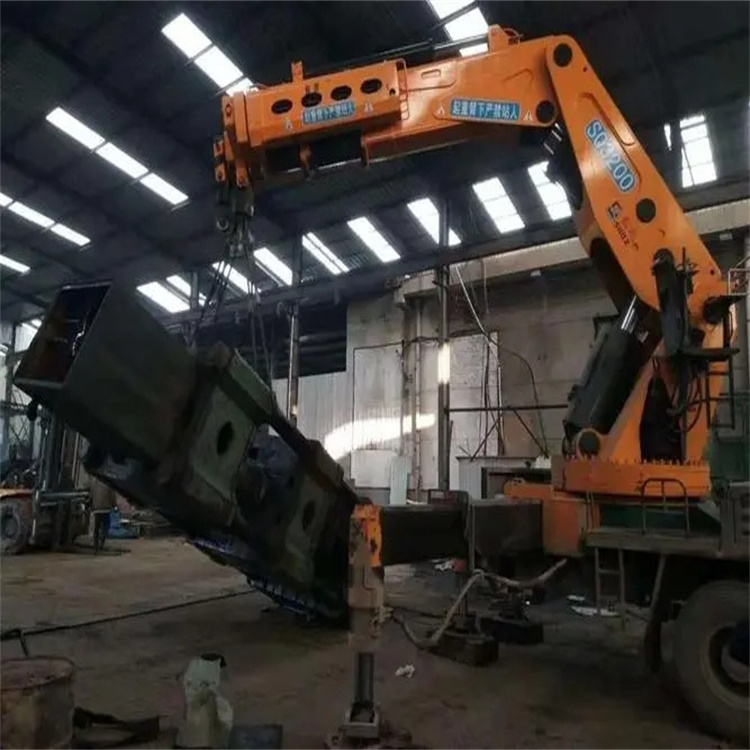 江岸130吨折臂吊车出租吊机租赁附近电话