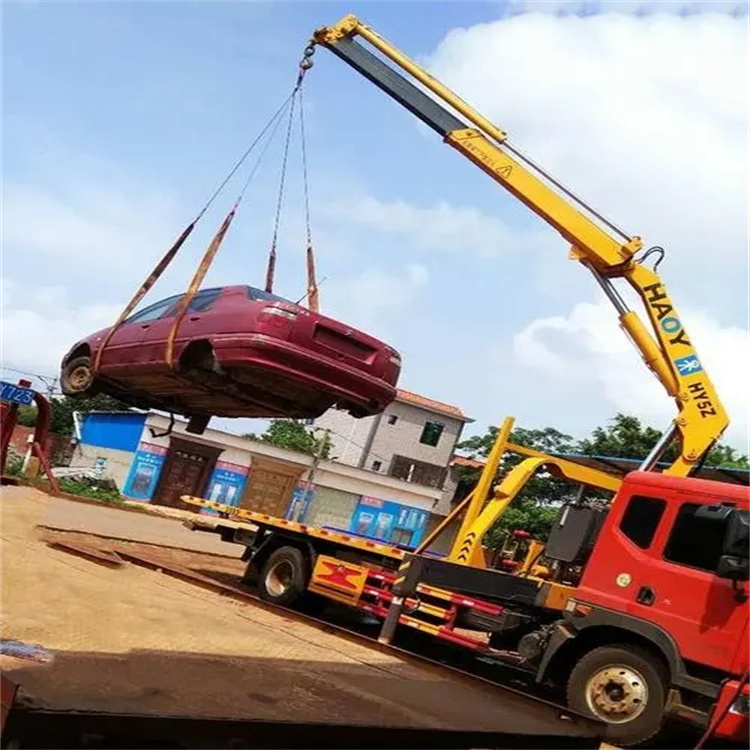 江岸吊车吊汽车的正确方法